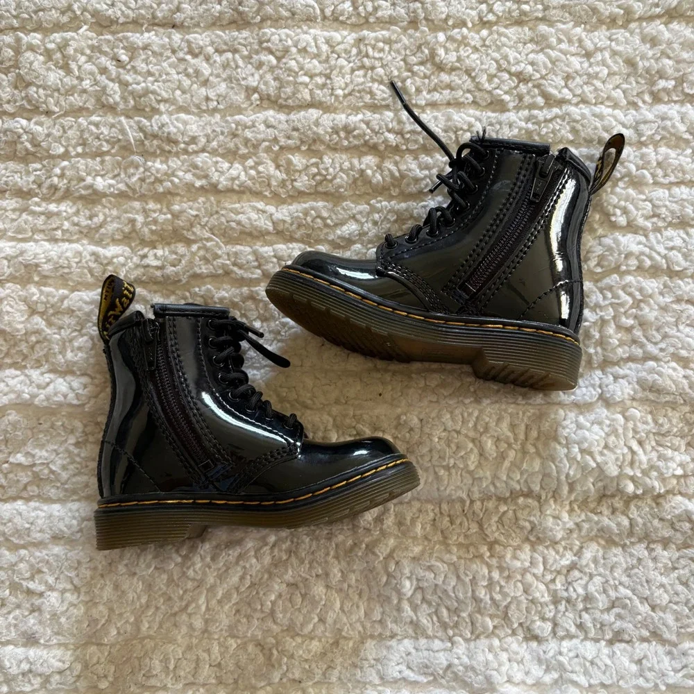 Dr. Martens Delaney Black Patent Leather Lace Up Side Zip Boots Kids US‎ 7 1460